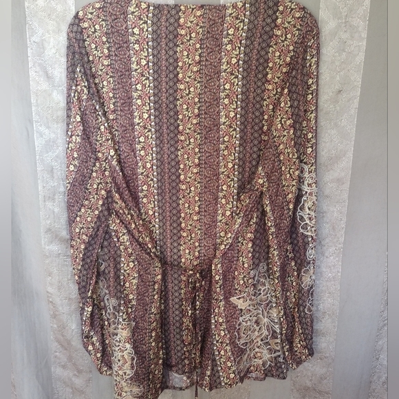 Floral Print V-Neck Women's Blouse in Brown and Cream - Picture 8 of 13